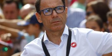 Ciclismo: il nuovo calendario del Giro non piace a Cassani.