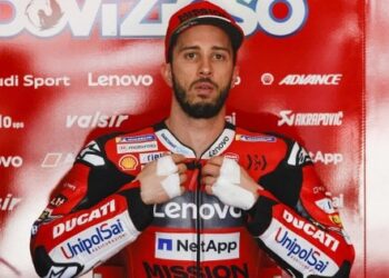 Dovizioso cade e si frattura la clavicola in una gara di motocross.