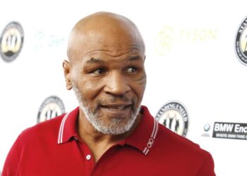 Mike Tyson torna sul ring contro Roy Jones Jr.