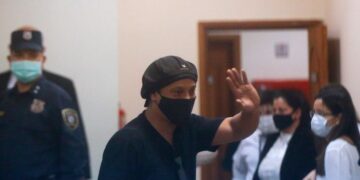 Ronaldinho torna in Brasile dopo mesi di prigione