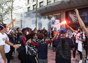 Violenza dopo la sconfitta del Psg: 151 persone sotto la custodia della polizia a Parigi
