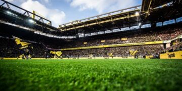 Bundesliga: riparte con gli stadi aperti ai tifosi.