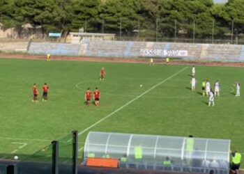 L’ASD RAGUSA CALCIO 1949 PAREGGIA ALL’ESORDIO IN CASA CON LO JONICA FC.