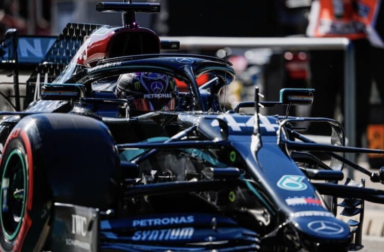 F1: Si vola in Portogallo, Hamilton in pole