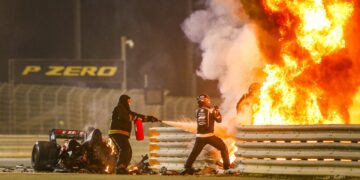 F1: paura in Bahrein, una monoposto in fiamme