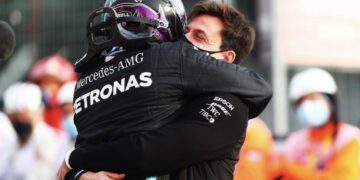 F1: Hamilton vola a Imola, la Mercedes conquista il settimo titolo costruttori