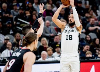 Basket: Belinelli torna in Italia dopo 13 stagioni nella NBA.