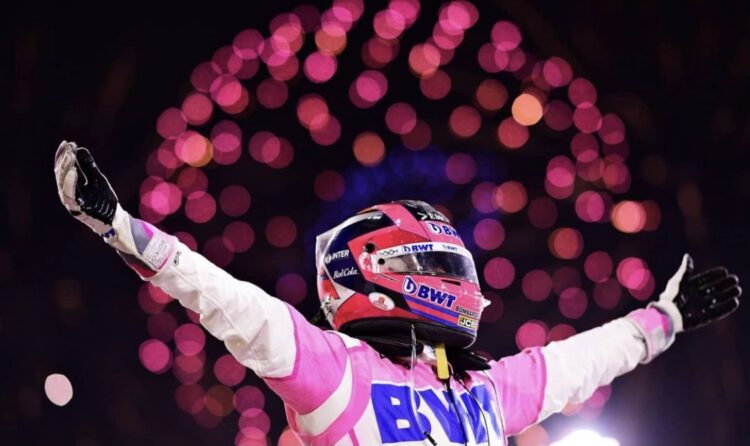 F1: Vince Perez, Leclerc e Verstappen fuori al primo giro, Russel domina la gara