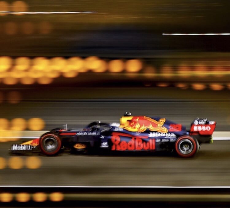 F1: Verstappen fa pole ad Abu Dhabi