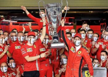 F1: Verstappen vince ad Abu Dhabi, Vettel saluta la Ferrari