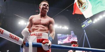 Boxe, Canelo Alvarez abbandona il titolo mondiale WBA dei medi.