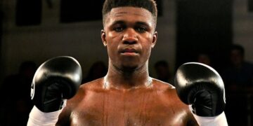 Boxe, Giovanni De Carolis sfiderà Lerrone Richard per l’Europeo dei super medi.