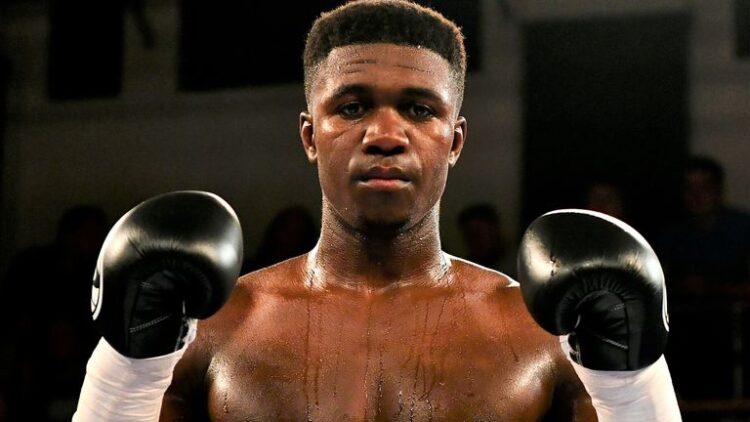 Boxe, Giovanni De Carolis sfiderà Lerrone Richard per l’Europeo dei super medi.