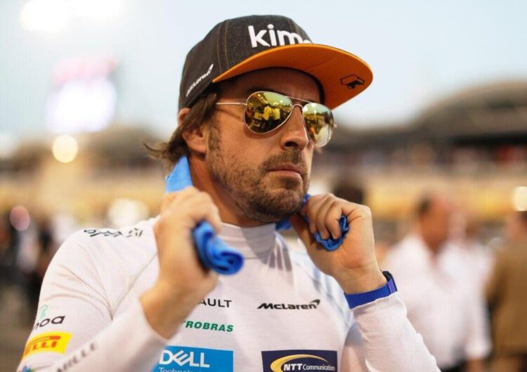 F1: Fernando Alonso coinvolto in un incidente in bicicletta