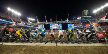 Spettacolare Supercross Indianapolis.