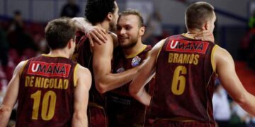 Basket Coppa Italia: la Reyes Venezia vola in semifinale dopo aver battuto la Virtus Bologna.