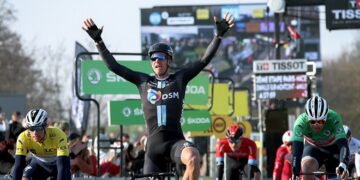 Ciclismo: Cees Bol trionfa, Matthews nuova maglia gialla.