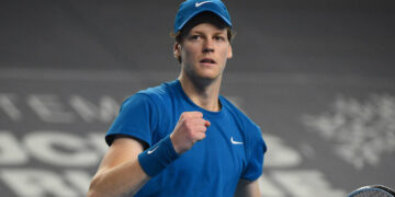 Sinner vince a Marsiglia, ma la spunta sul filo di lana.