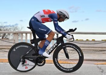 Ciclismo, Nibali cade durante un allenamento e si rompe il radio.