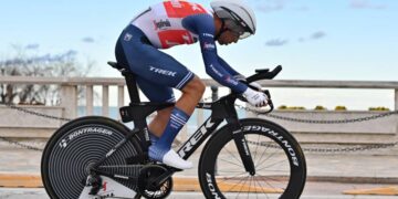 Ciclismo, Nibali cade durante un allenamento e si rompe il radio.