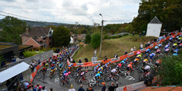 Ciclismo, al via la seconda classica delle Ardenne: la Freccia Vallone.