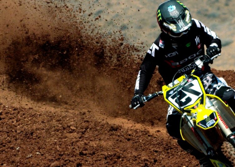 Motocross, stravolto il calendario 2021.