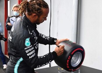 F1: Qualifiche ad Imola, Hamilton in pole, sorprende la McLaren