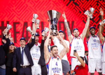 Eurolega: Efes Istanbul campione d’Europa per la prima volta.