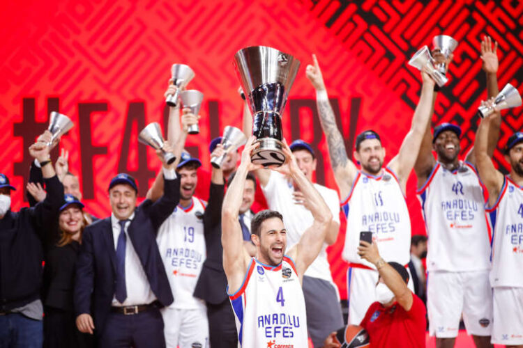 Eurolega: Efes Istanbul campione d’Europa per la prima volta.