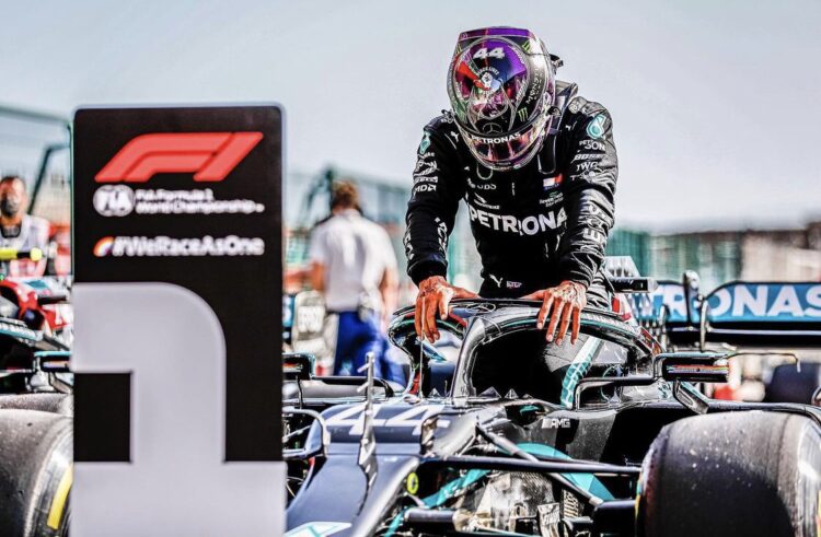 F1: Hamilton conquista Portimao, Verstappen arriva secondo