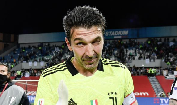 Le infinite vite di Gigi Buffon.