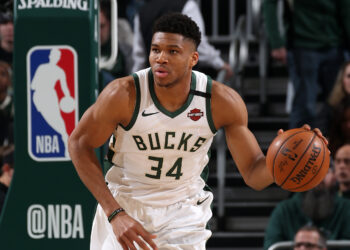 Basket: playoff Nba, Bucks riaprono la serie con Nets.