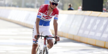 Ciclismo: Van der Poel, tappa e primato in Svizzera.