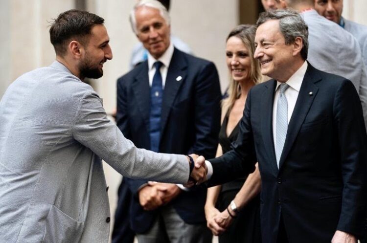 Gli Azzurri in trionfo e Draghi è pazzo di Donnarumma