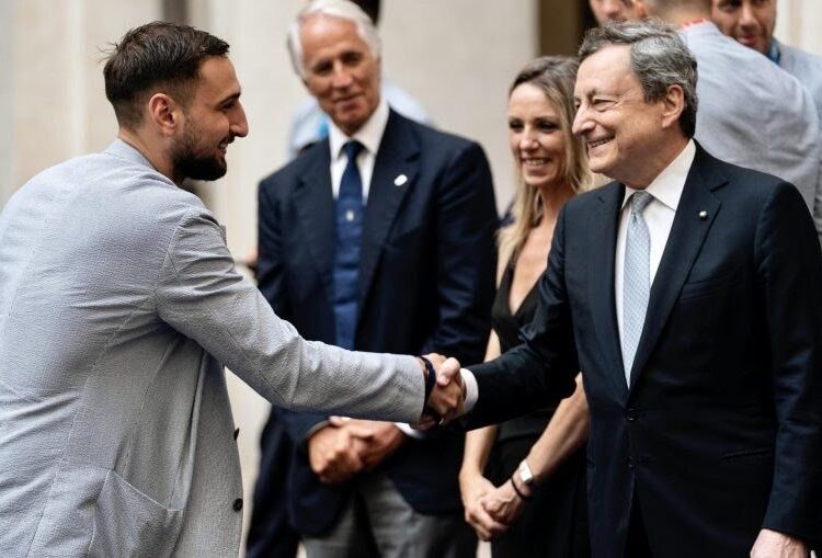 Gli Azzurri in trionfo e Draghi è pazzo di Donnarumma