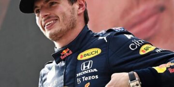 F1: Hamilton giù dal podio, trionfa Verstappen