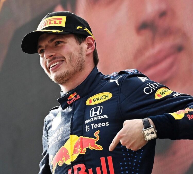 F1: Hamilton giù dal podio, trionfa Verstappen