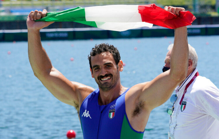 Canoa velocità, Manfredi Rizza stupefacente argento nel K1 200 metri.