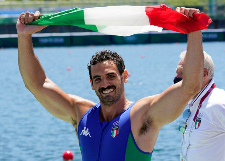 Canoa velocità, Manfredi Rizza stupefacente argento nel K1 200 metri.