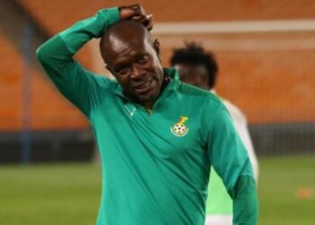 Il Ghana licenzia il suo allenatore Charles Akonnor.