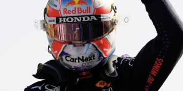 Formula 1: Verstappen fa pole in Olanda, Kimi positivo al COVID