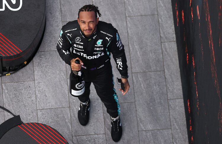 Formula 1: Hamilton vince a Sochi, la Ferrari è sul podio