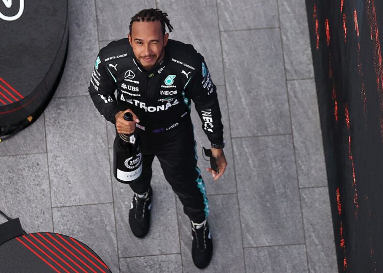 Formula 1: Hamilton vince a Sochi, la Ferrari è sul podio