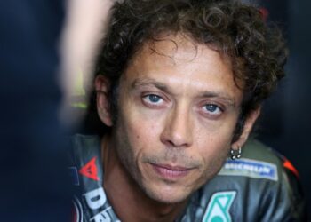 Valentino Rossi malinconico per il suo stop definitivo.