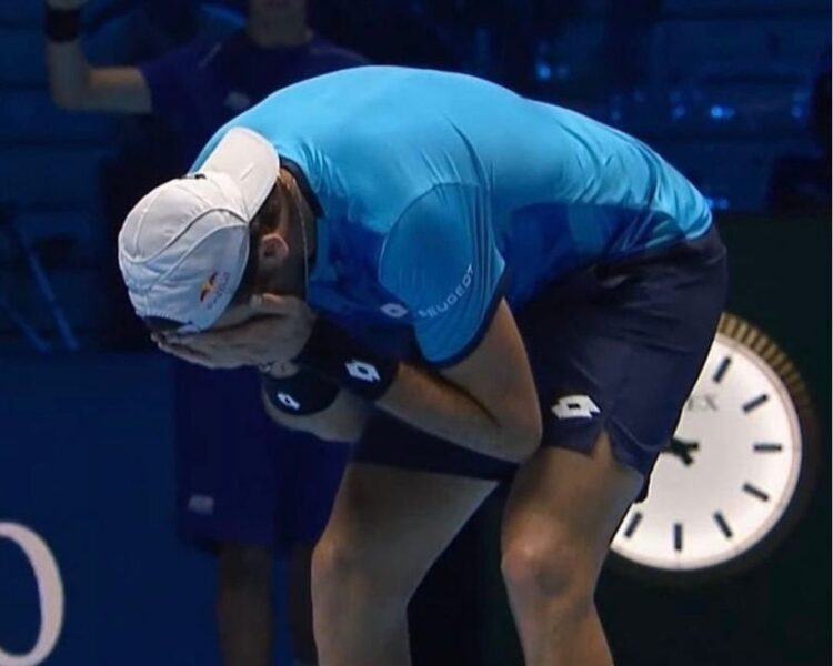 ATP Finals, Berrettini si ritira contro Zverev: lacrime e dolore