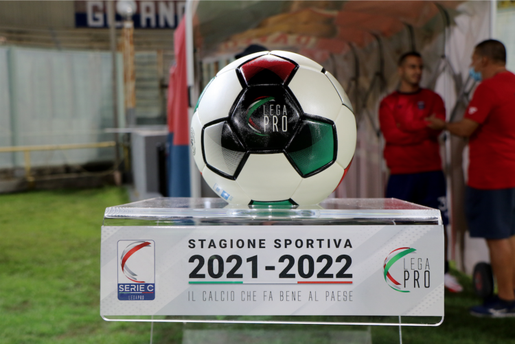 Serie C, termina 0-0 il posticipo tra Catanzaro e Palermo