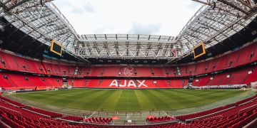 Ore 21, Ajax – Benfica. Dopo il 2-2 in Portogallo, gli olandesi si giocano la qualificazione in Casa.￼