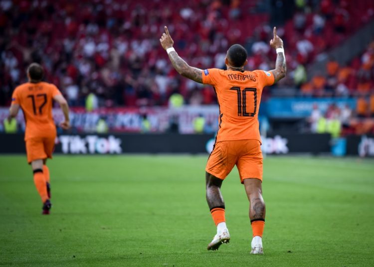 Ore 20:45, Olanda – Germania: amichevole di lusso nella cornice del Johan Cruijff Arena.