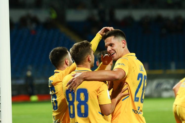 Ore 16:15, Frosinone – Benevento. Scontro in zona playoff, i ciociari non possono più perdere.