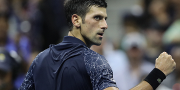 Ore 10:00 Djokovic – Fokina. Il gigante tornerà sulla terra rossa, per il suo avversario si preannuncia un match in salita.